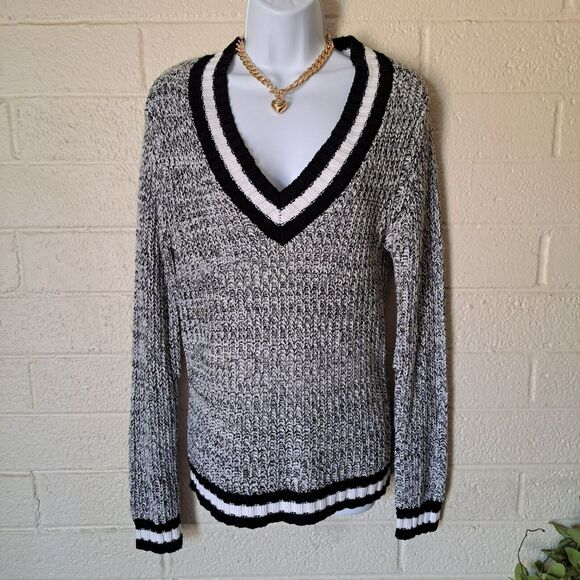 Varsity V-Neck Knitted Sweater - Picture 3 of 7